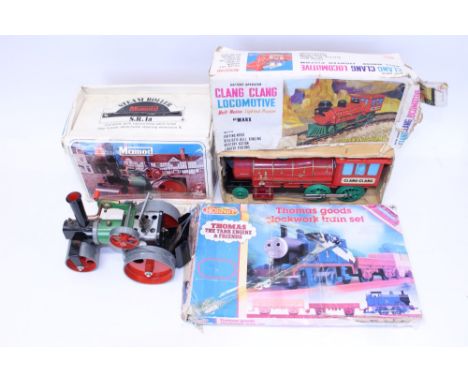 Mamod Steam Roller SR 1A boxed, Marx battery-operated locomotive, boxed and a Hornby Thomas The Tank Railway Set (3)