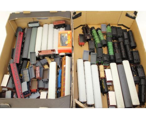 Railway - 00 gauge selection of unboxed models - including locomotives (x 11), carriages and rolling stock - including Bachma