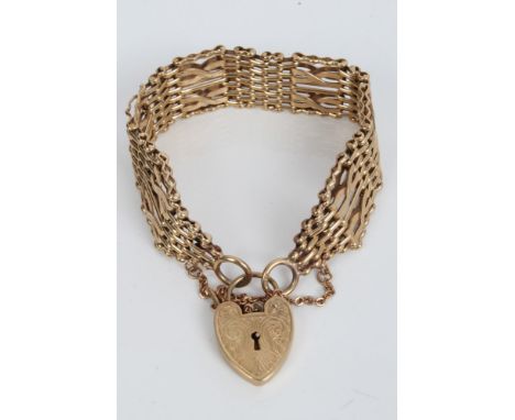 Gold (9ct) gate bracelet CONDITION REPORT Total gross weight approximately 31.1 grams