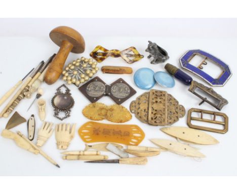 Selection of vintage buckles, faux pearl and paste, gilt, bakelite, etc, two Ruskin buttons with a lot of sewing accessories,