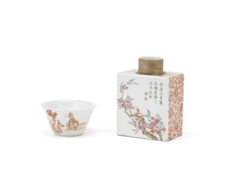 A FAMILLE ROSE SQUARE CADDY AND AN IRON RED AND GILT 'LI BAI' TEA BOWLRepublic PeriodThe caddy enamelled on the front with na