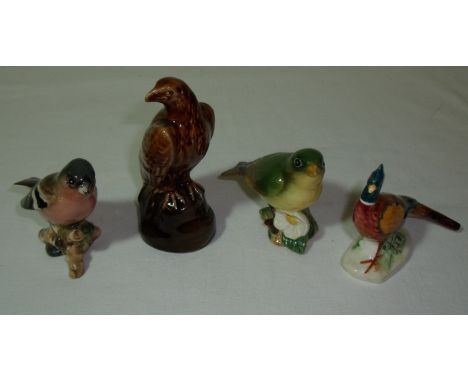 Beswick pheasant, Beswick Beneagles Scotch Whisky decanter and two Beswick birds 'Greenfinch' & 'Chaffinch' (4)