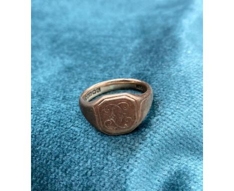 A 9ct gold Gents signet ring (Total Weight 10g)