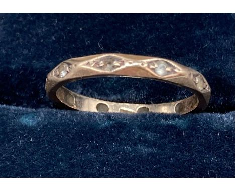 A 9ct gold fashion ring (Total Weight 1.7g) 