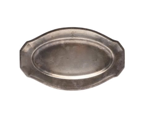 A SECOND WORLD WAR GERMAN WAFFEN-SS 1ST SS-PANZER- DIVISION 'LEIBSTANDARTE' OFFICERS' MESS MEAT DISH. A Leibstandarte Officer