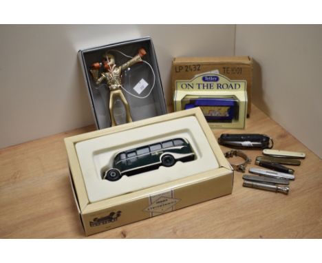 A selection of vintage pen knives and a utility knife, possibly military.