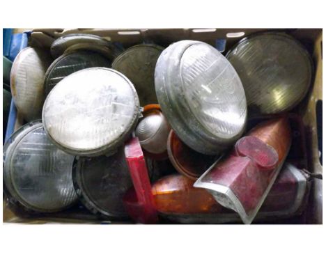 ASSORTED LIGHT UNITS 