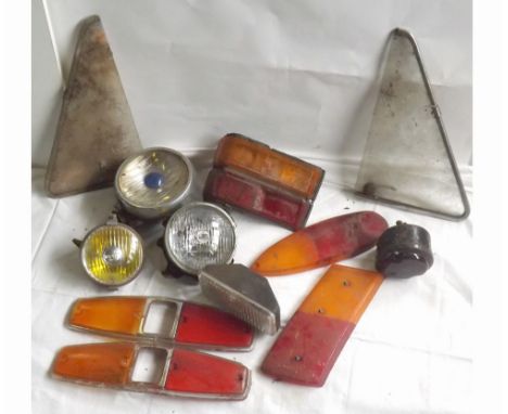 BOX OF ASSORTED AUTOMOTIVE LIGHT UNITS 