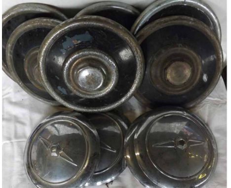 BOX OF ASSORTED VINTAGE HUB CAPS 