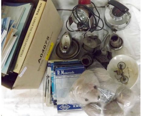 VARIOUS AUTOMOTIVE SPARES TO INCLUDE A CARLTON NEAR SIDE REAR LIGHT, ELECTRIC KETTLE, TORCHES, AND VARIOUS MAGAZINES AND BOOK