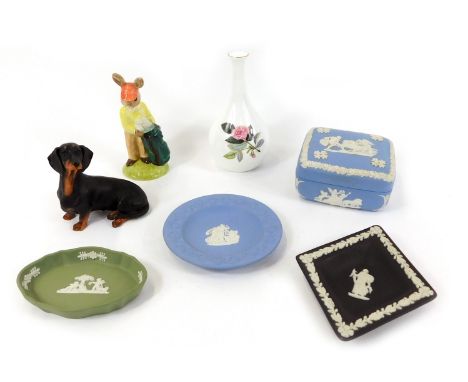 A group of ceramics, comprising a Wedgwood blue Jasperware trinket box and lid, pin dish, green Jasperware pin dish, black ba