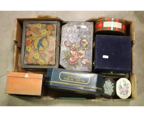 Tray of vintage tins