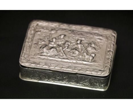 A Spanish silver 915 snuff box, repousse and embossed idyllic classical scene to lid, laurel leaf border surround, repousse s