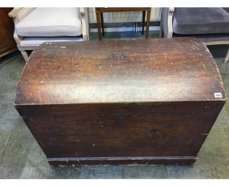 A pine dome top trunk