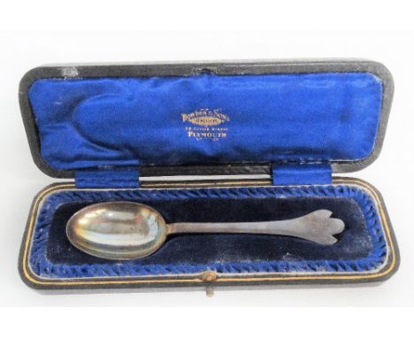 George V silver cased trifid and rat-tail Christening spoon, the finial engraved 'Henry', weight 0.85oz approx.