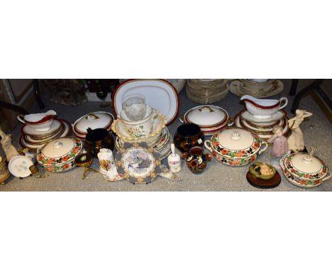 An Aynsley Ambassador pattern dinner service, for six, oval platter, a pair of vegetable dishes, sauce boat on stand; a Wilki
