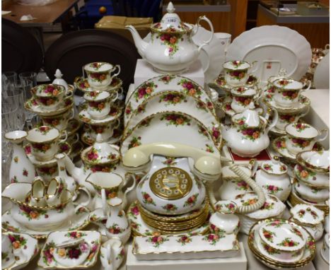 Ceramics - Royal Albert Old Country Roses pattern tea and coffee service inc cups, saucers, teapots, telephone, cased flatwar