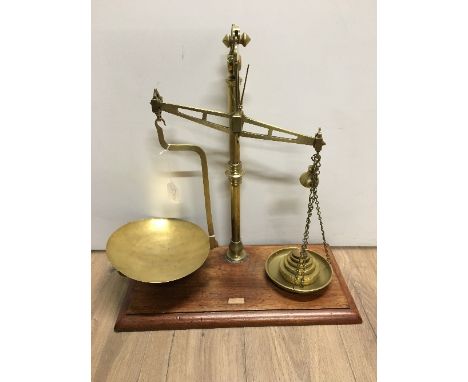 FANTASTIC VINTAGE BRASS SCALES AND WEIGHTS
