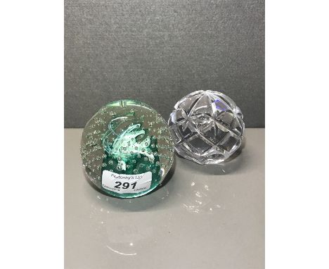 CAITHNESS PAPERWEIGHT PLUS HEAVY CUT CRYSTAL  PAPERWEIGHT