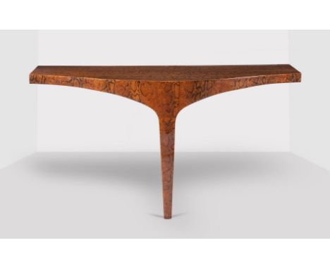 Console rivestita in pitone, Produzione Italiana, Anni ‘70. H cm 78x50x150 (lievi usure).