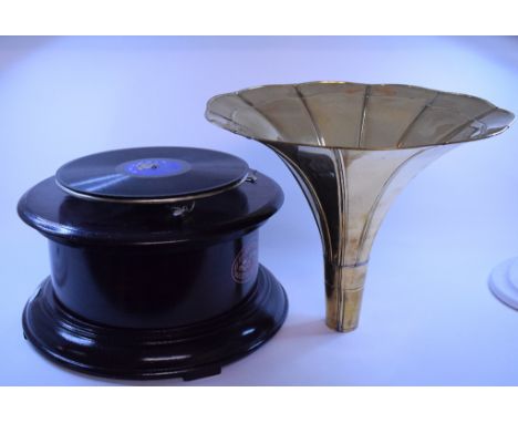 A gramophone   Condition report  Modern, lacks angle bracket for horn to attach to player