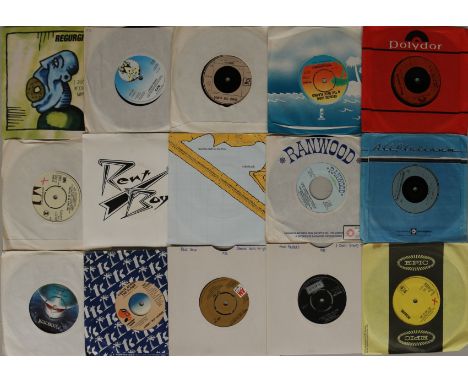 7" - POP/SOUL/FUNK. Diverse and very clean collection of around 350 x 45s. Artists to expect include Travis (Sing), Elvis Pre