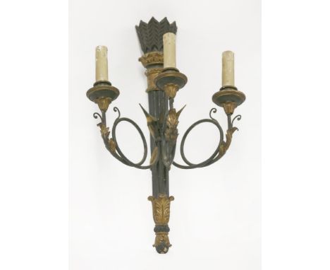 A Regency-style wall light,  the three scrolled arms terminating in arrow heads on a stylised quiver-shaped carved wooden bac