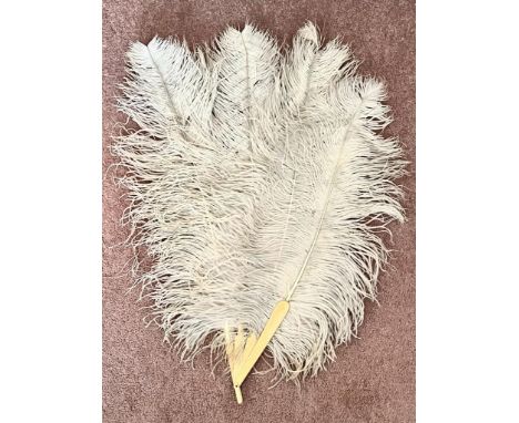 FOUR STICK OSTRICH FEATHER FAN, APPROX 65cm LONG

 