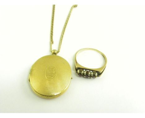 A GOLD LOCKET, ENGINE TURNED, ON GOLD NECKLET AND A GEM SET 9CT GOLD RING, APPROX 14G