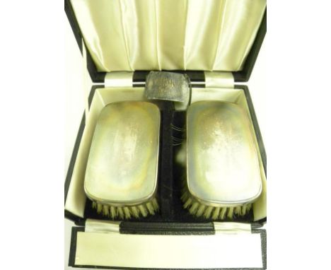 A PAIR OF ELIZABETH II GENTLEMAN'S BRUSHES, ENGINE TURNED, LONDON 1966, CASED