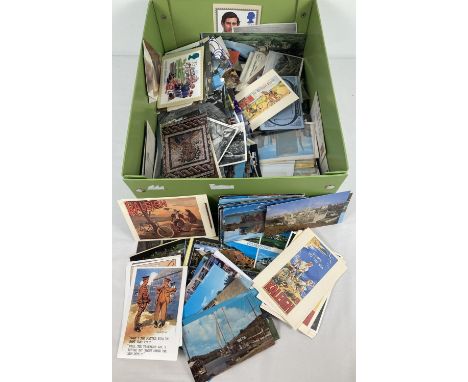 A box containing a large quantity of assorted vintage and modern postcards. To include Railway, advertising, Royal Mail posta