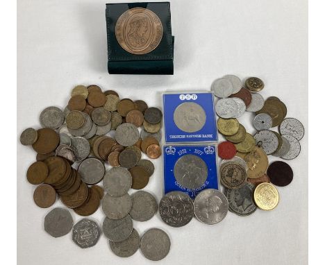 A collection of assorted vintage British and Commonwealth coins to include commemorative crowns. Together with a quantity of 