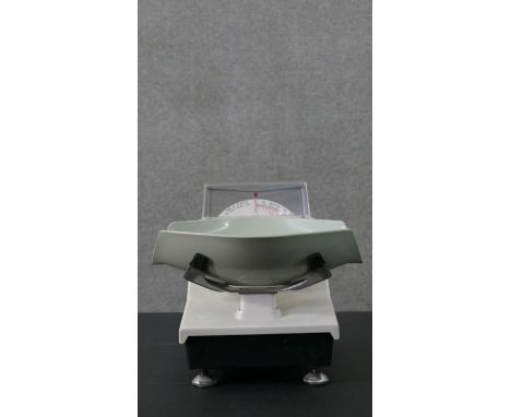 A set of circa 1970's Avery shop scales, white enamel, Imperial and metric measurements. H.27 W.26 D.30cm. 