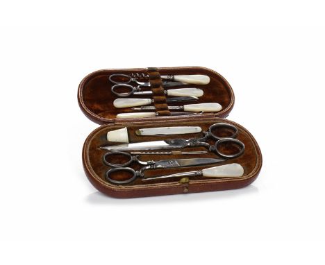 GEORGE V SET OF SIX SILVER COFFEE SPOONSmaker Josiah Williams & Co, London 1930, together with a set of six rat-tail silver t