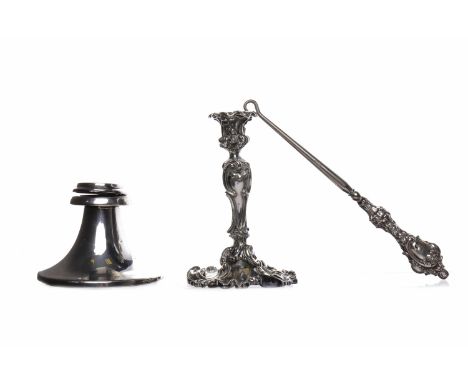 GEORGE V SILVER INKWELLmaker J & R Griffin Ltd, Chester 1916, base filled, 7cm high; together with a silver handled button ho