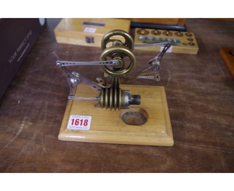 A&nbsp;Stirling stationary engine, 16cm wide.&nbsp; 