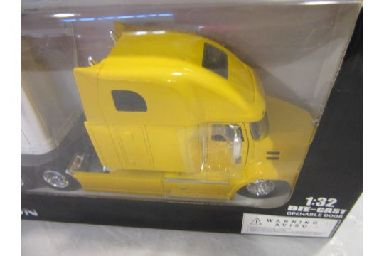 mack truck models 1 32 scale