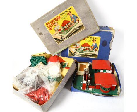 2 boxed sets of Vintage Bayko 