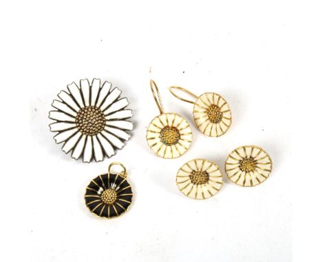 Various white enamel daisy pattern jewellery, including designs by Anton Michelsen (6) 