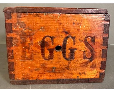 A vintage wooden egg box the Dairy Supply Co Limited 'Ventilator' egg carrier (15cm x 36cm x 19.5cm)