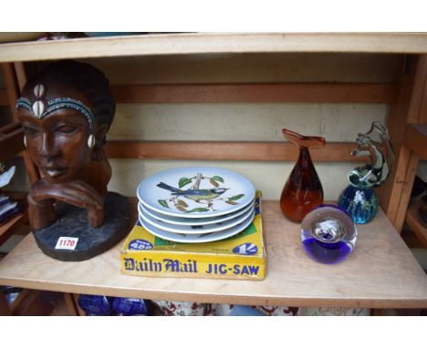 A mixed lot,&nbsp;to include four Goebel plates.&nbsp; 