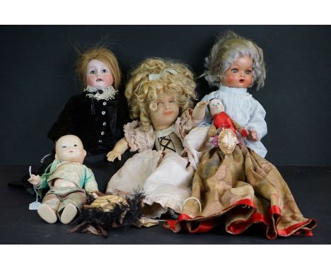 Collection of 5 x vintage &amp; antique dolls to include 1930s bisque headed doll with wig, 19th C Penny wooden doll, early 2