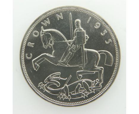 1935 silver crown of King George V, EF grade. UK P&amp;P Group 0 (£6+VAT for the first lot and £1+VAT for subsequent lots) 