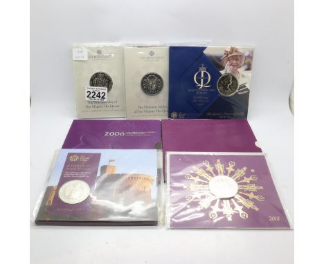 Seven Royal Mint presentation £5 coins, uncirculated. UK P&amp;P Group 1 (£16+VAT for the first lot and £2+VAT for subsequent