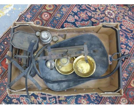 A collection of assorted scales and weights including a Force 1K, etc.