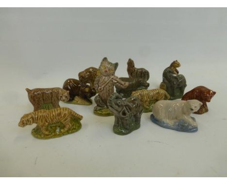 A set of thirteen Wade Whimsies Whoppas large version: bison, elephant, tiger, raccoon, cat playing fiddle, hippo, chipmunk, 