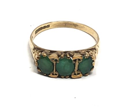 9ct gold emerald  ring (2.4g) 