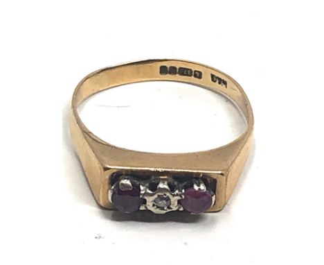 9ct gold ruby &amp; diamond  ring (2.1g) 