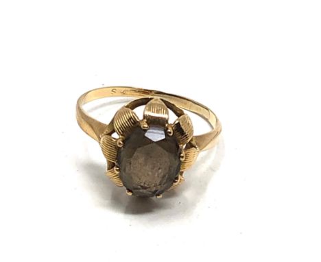 9ct gold smoky quartz dress ring (3.1g) 