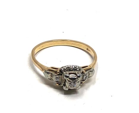 9ct gold diamond ring (2.5g) 